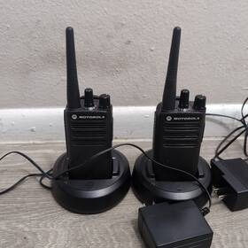 Motorola Solutions Cp100dua Edir 1 2x Cp100d Analog Uhf Portable Non-display Two Way Radio With Base #2